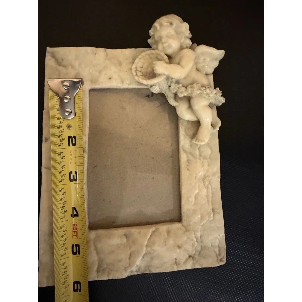 Vintage Cherub Angel Cream Resin 3D Picture Frame 3x4 Inches Window 7x6 Inches